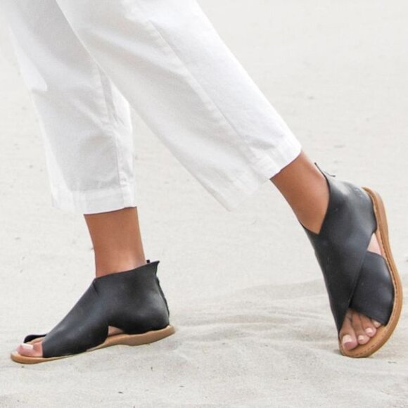 BORN Iwa black leather sandals, Sz 10. - Picture 1 of 10